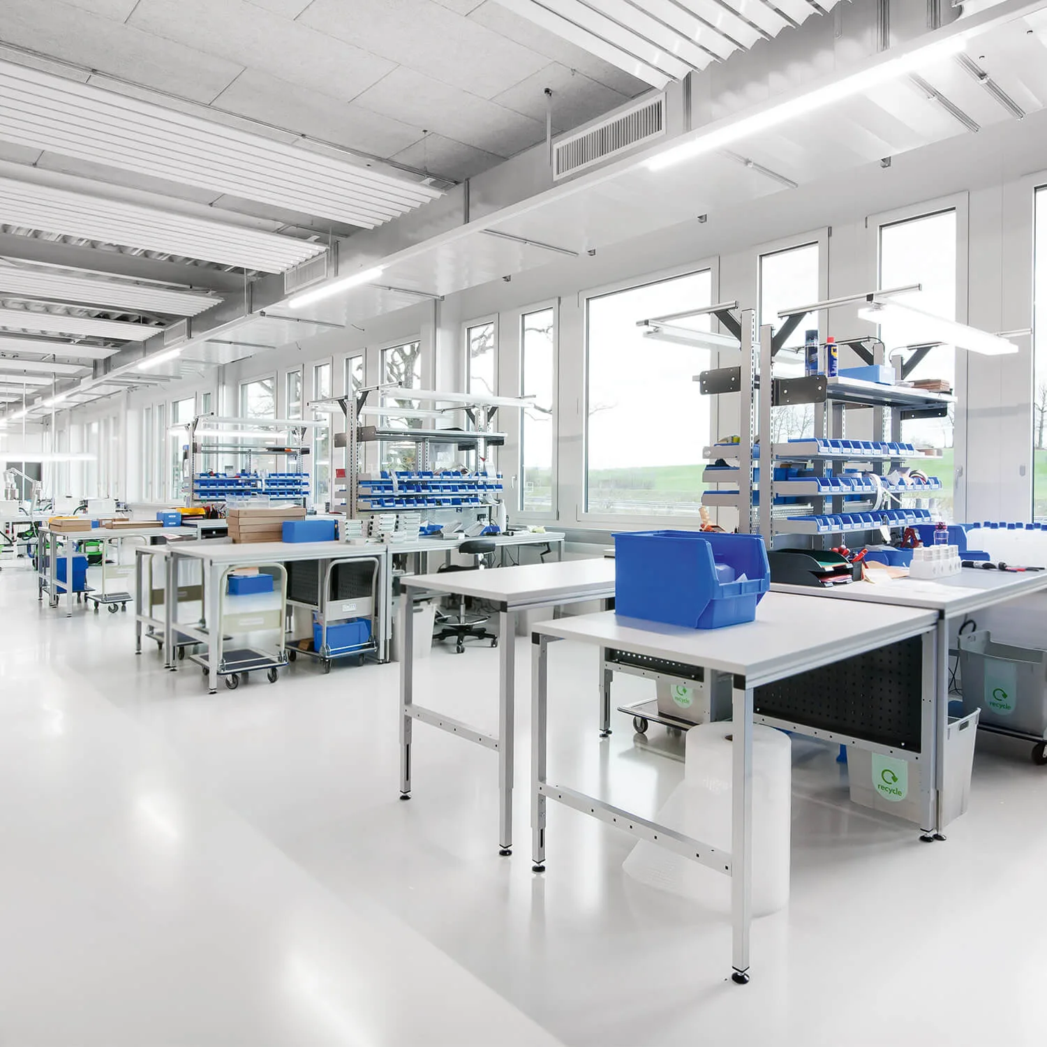 ERGO-line solutions personnalisées pour postes de travail {{brizy_dc_image_alt imageSrc=