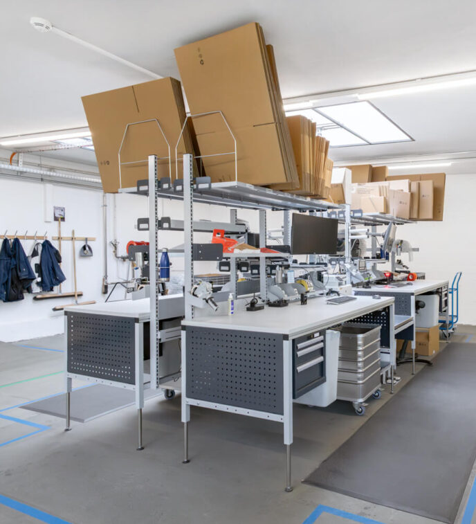 ERGO-line Packstationen mit 4 ERGO-Basic Tischen