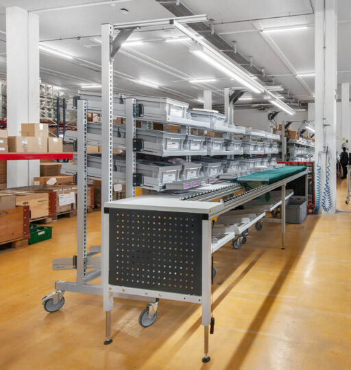 freistehende Materialzuführung Transportwagen {{brizy_dc_image_alt imageSrc=